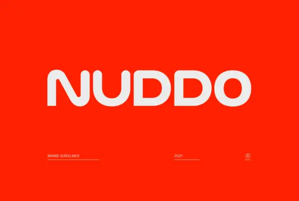 Logotipo de Nuddo sobre fondo rojo