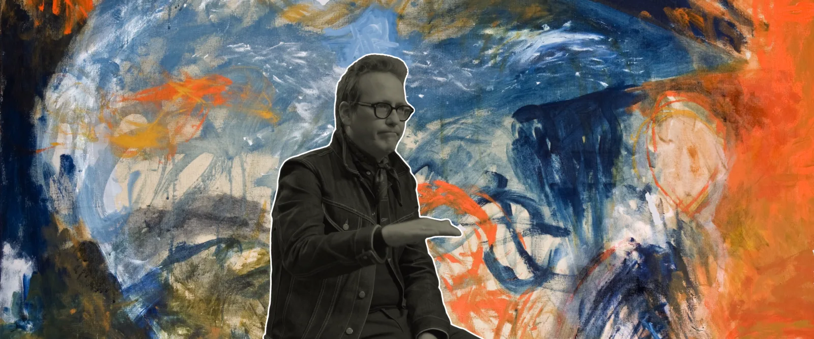 Fotograma de la serie: protagonista sobre una pintura abstracta